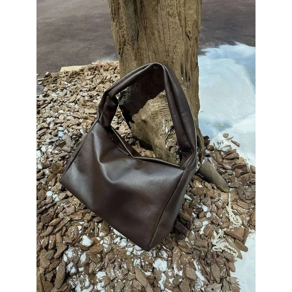 Women's Minimalist Cowhide Shoulder Bag Large Capacity Handbag_voghion.com