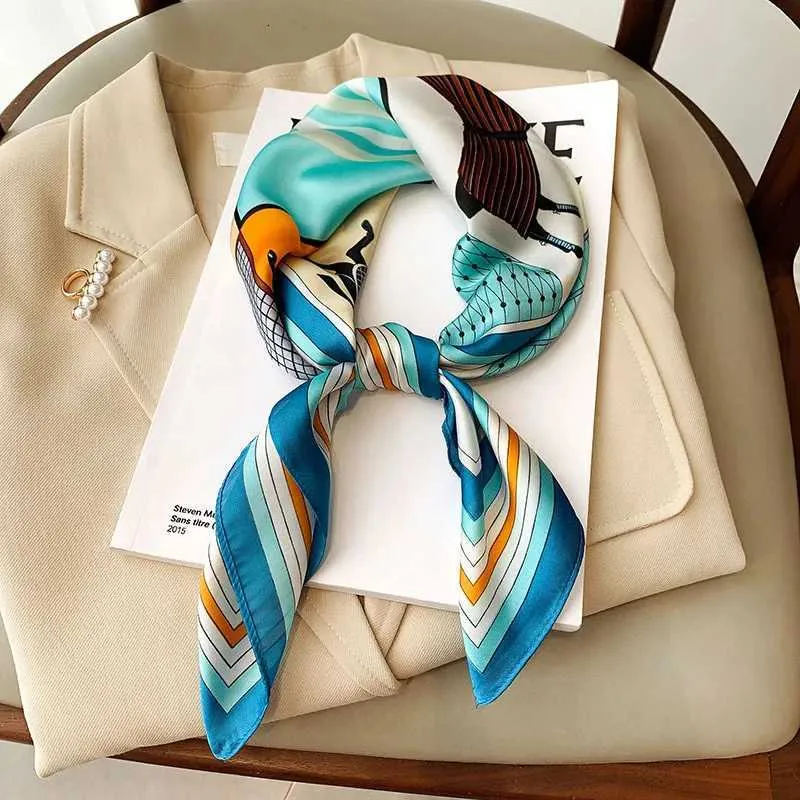 Foulard quadrato in seta di lusso per donna sciarpa raso_voghion.com