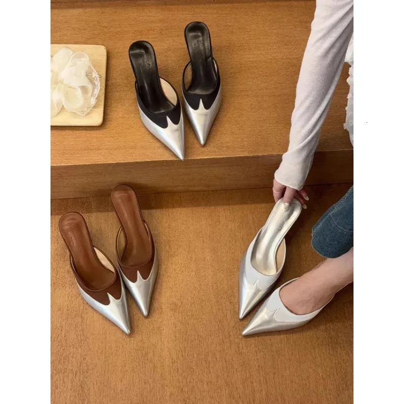 Elegante, spitz zulaufende, transparente PVC-Pumps mit Herzmotiv, Damen, Schwarz, Weiß, Rot, Modell 250418_voghion.com