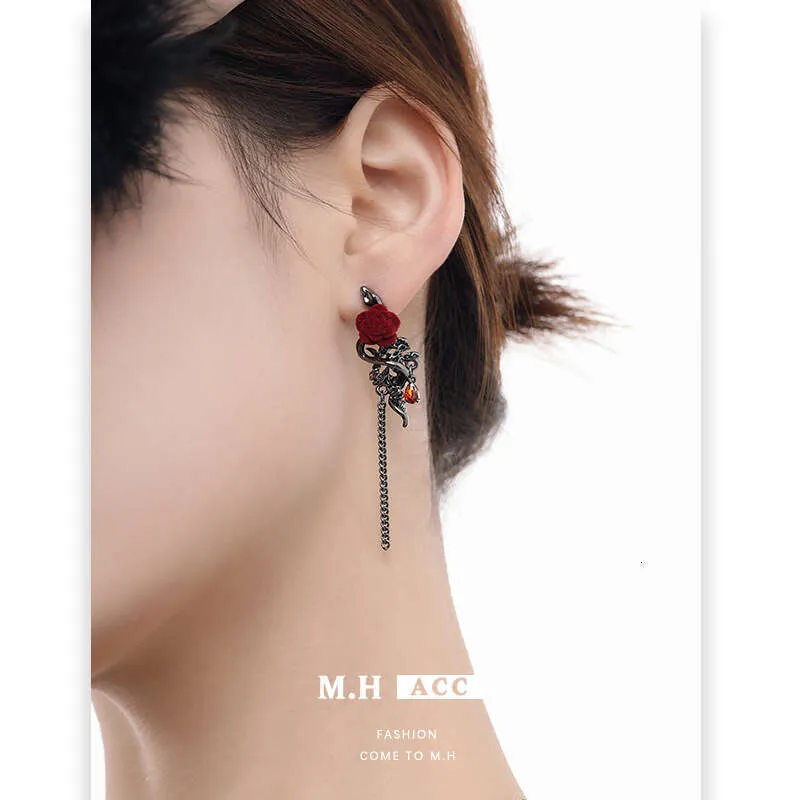 Dhcollections Ins Sweet Cool Girl Design Rose Silver Needle 925 Ear Jewelry High End Sense Snake Wrapped Flower Drop_voghion.com