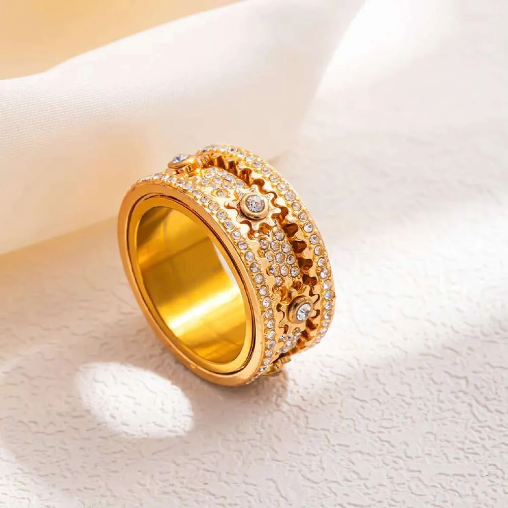 8Mm Wide Anxiety Releasing Rotator Rotatable Couple Men's And Women's Gear Rhinestone Strap Simple Casual Classic_voghion.com