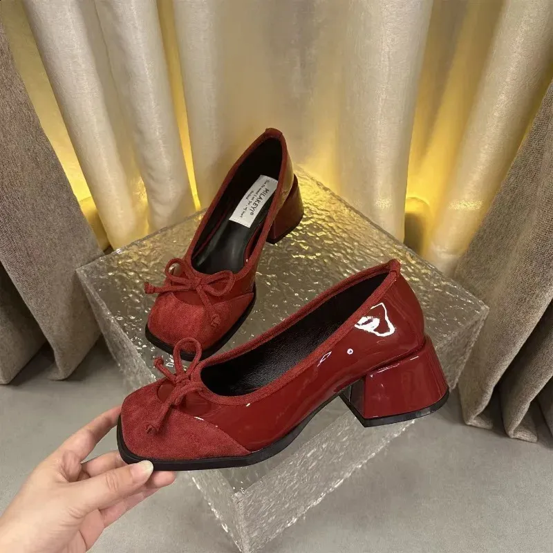 Franse vintage ballerina's met enkele ronde neus, lage hak, platte zool, lakleer, kleine rode schoenen voor de zomer, dames_voghion.com