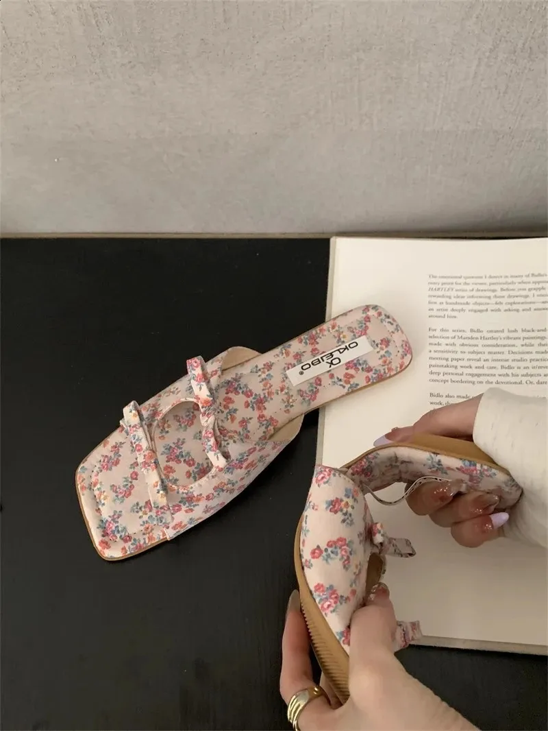 Elegant Women's Summer Beach Sandals With Bow Detail Comfortable_voghion.com
