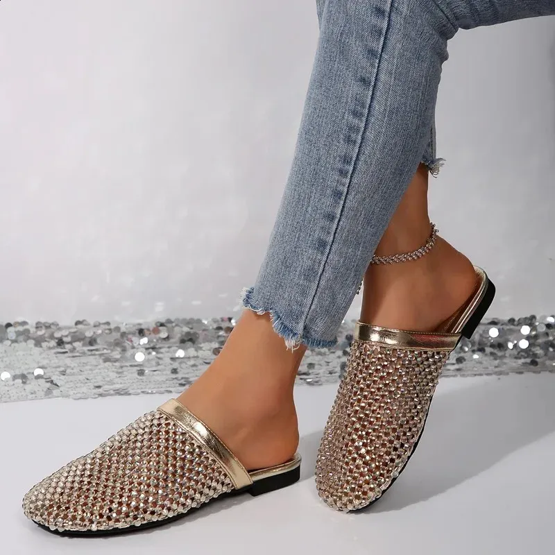 Scarpe da ballo basse estive da donna con glitter e borchie di cristallo Muller Fish Hollow, mezze pantofole in rete 250422_voghion.com