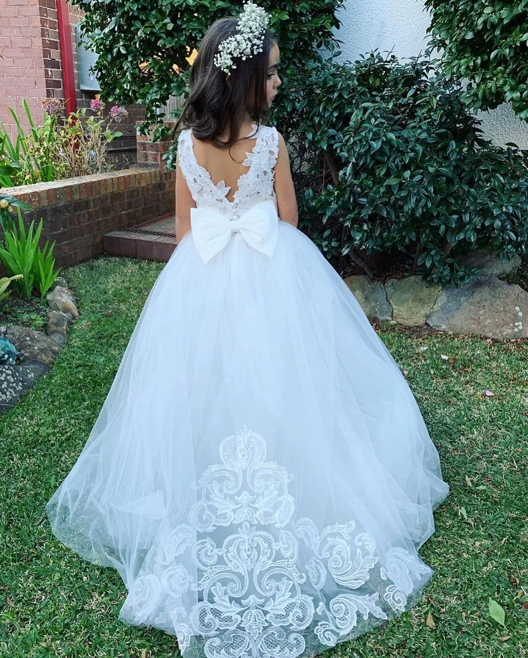 BABYONLINE Flower Girl Dresses For Kids 3 9 Years Lace Tulle Princess Gown  With Long Train For Wedding Party Junior Bridesmaid From Hui08, $30.62 |  DHgate.Com