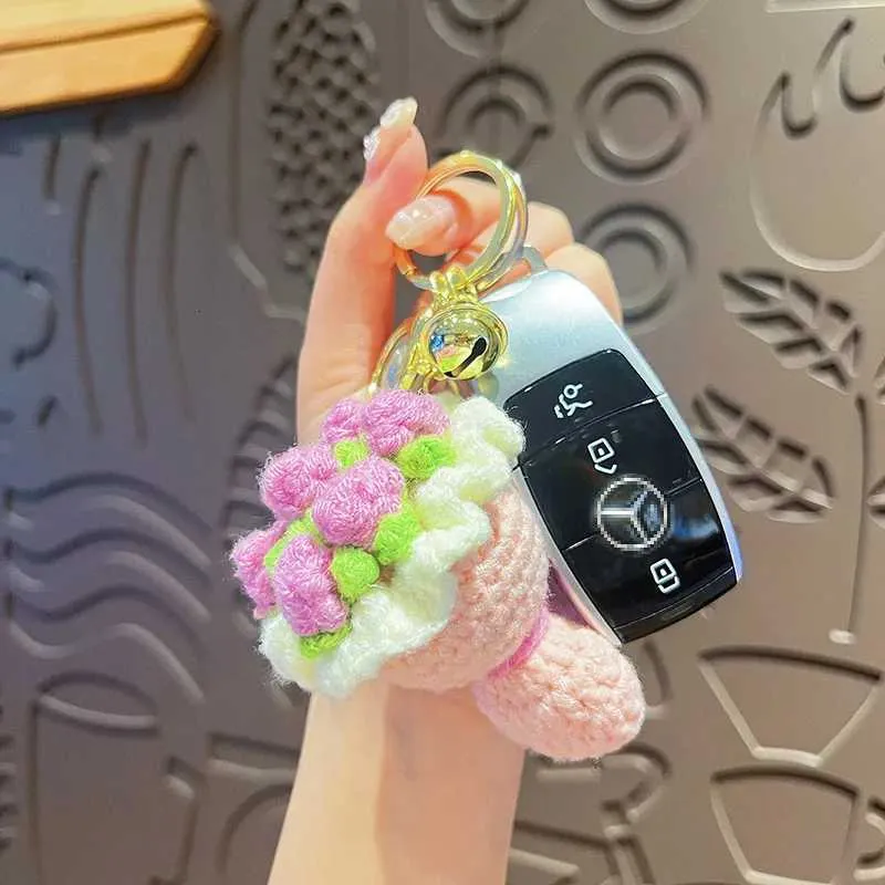 XJ251125 かぎ針編みフラワーブーケキーホルダー ミニ手編みバッグ