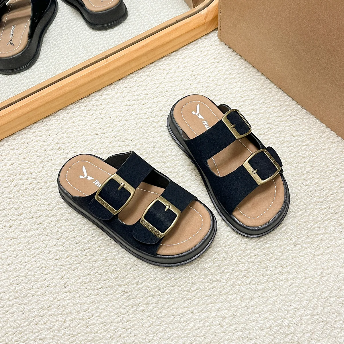 夏のカジュアルな女性用スリップオンフットウェア快適な