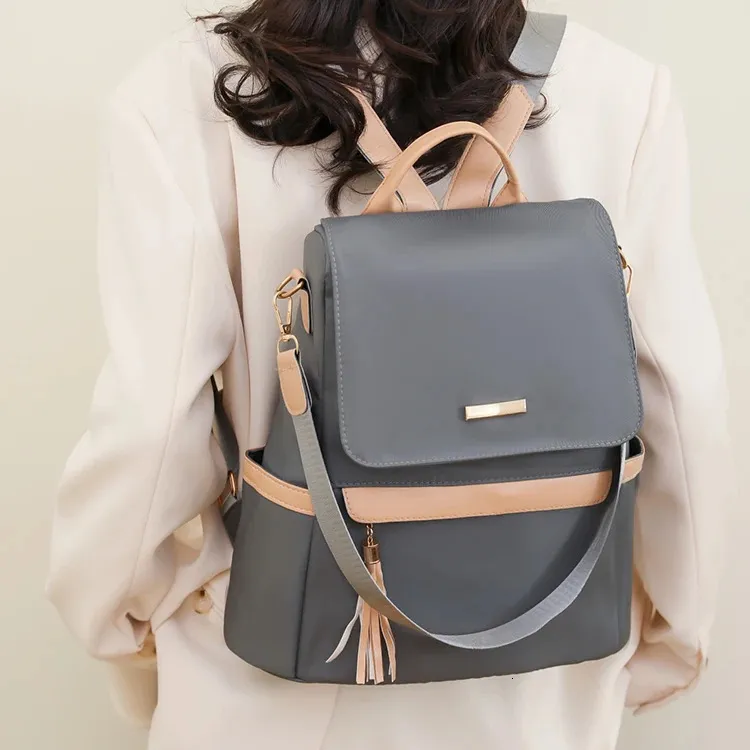 Classic Anti-theft Backpack With Minimalist Adjustable Straps_voghion.com