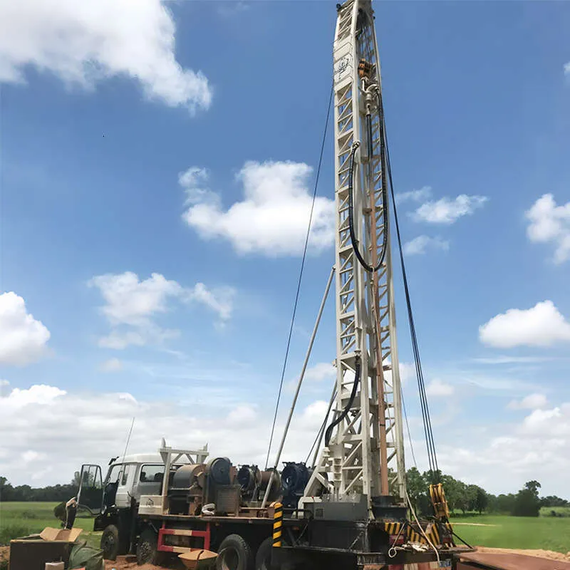 Truck Mounted Mobile Oil Drilling Rig 1800m... From Yugongmachinery ...