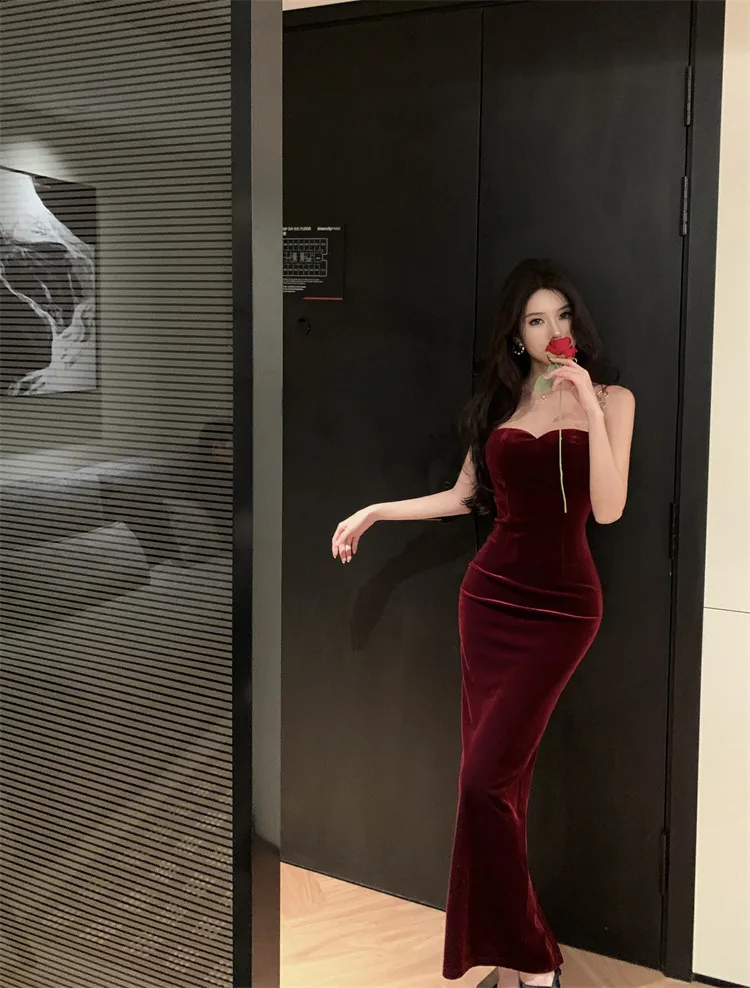 Burgundy Velvet Velvet long dress formal with V-Neck and Backless - Perfect for Parties and Evening Runways (Style 241009) Burgundy Velvet Velvet long dress formal with V-Neck and Backless - Perfect for Parties and Evening Runways (Style 241009)