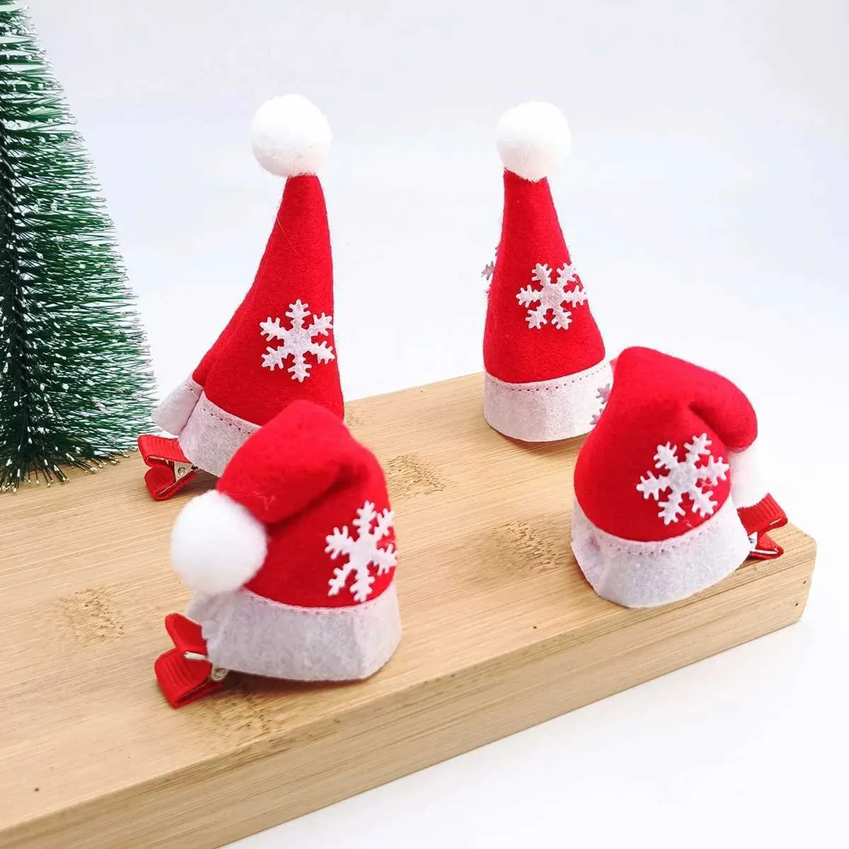 Mini Snowflake Clips 4/Metal Snowflake Christmas Santa Cap Mini Hair Clips Beige Holiday ...