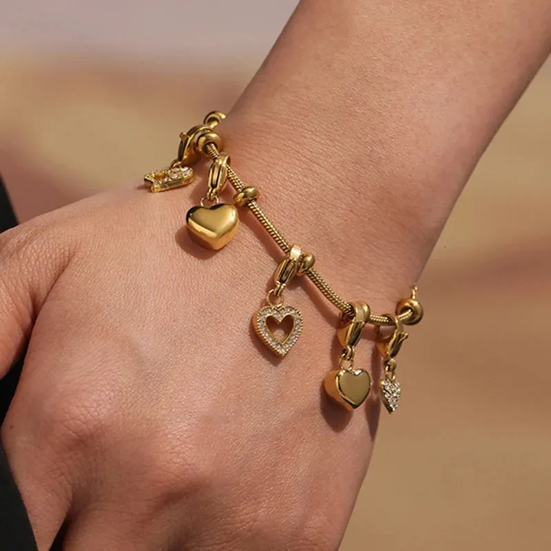 Puerto Rico Bracciale Maxi in Acciaio Oro Con Catene E Ciondoli Rosa
