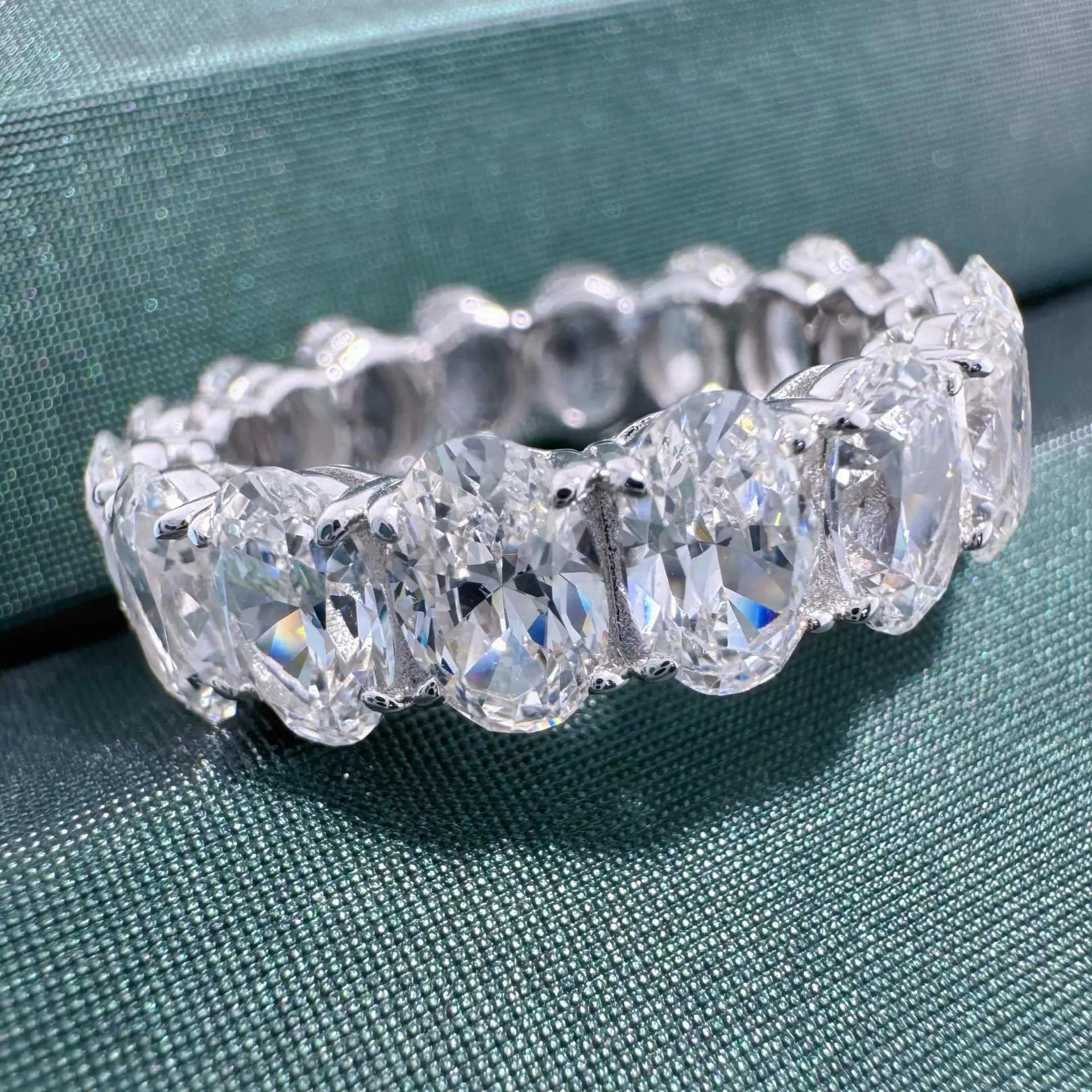 PT950 Platin Taubeneierreihe Stapelbarer eiförmiger Ring für Damen Hochkohlenstoffdiamant_voghion.com