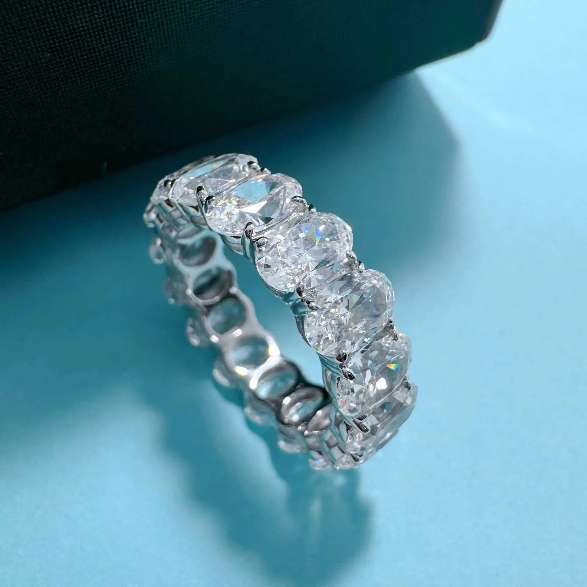 PT950 Platin Taubeneierreihe Stapelbarer eiförmiger Ring für Damen Hochkohlenstoffdiamant_voghion.com