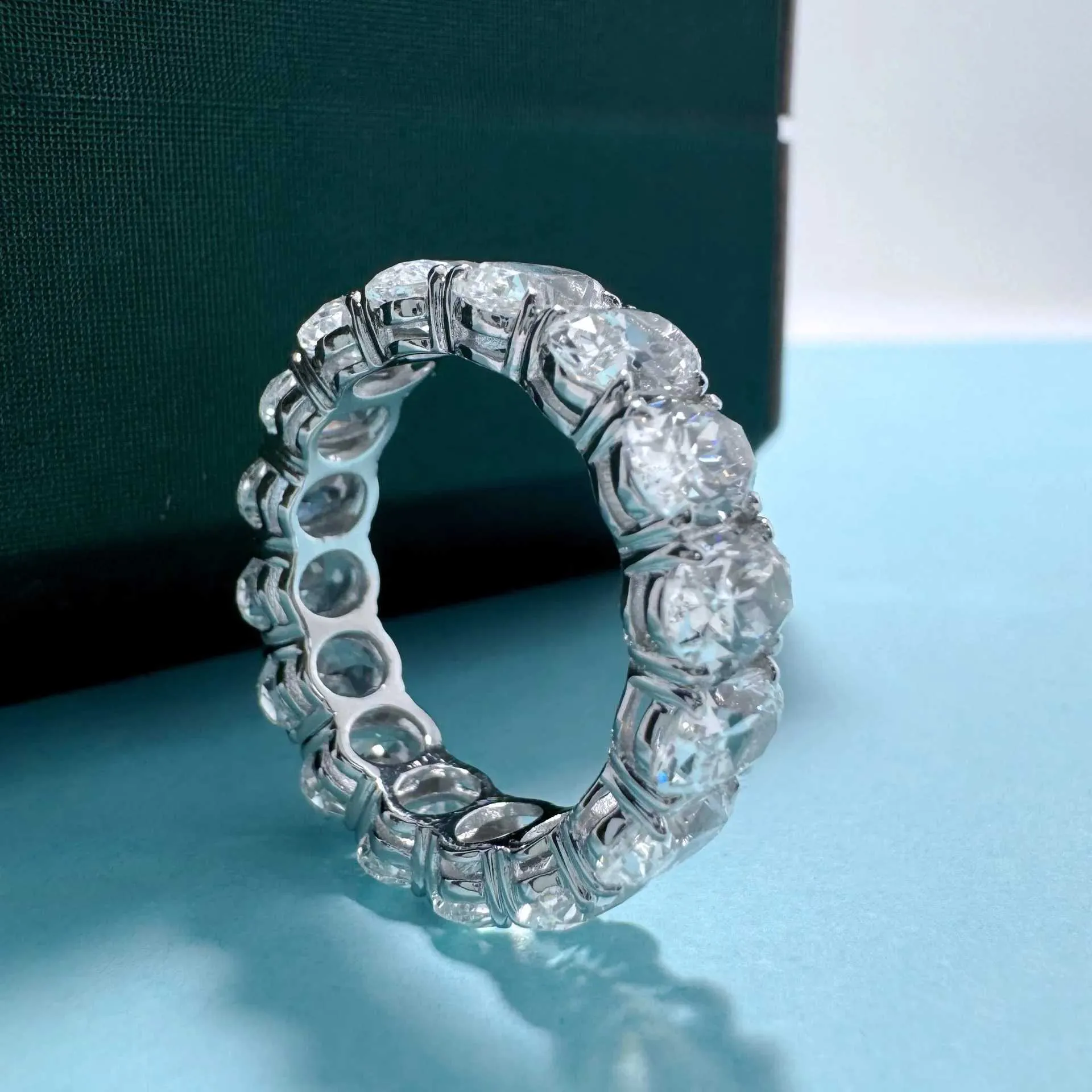PT950 Platin Taubeneierreihe Stapelbarer eiförmiger Ring für Damen Hochkohlenstoffdiamant_voghion.com