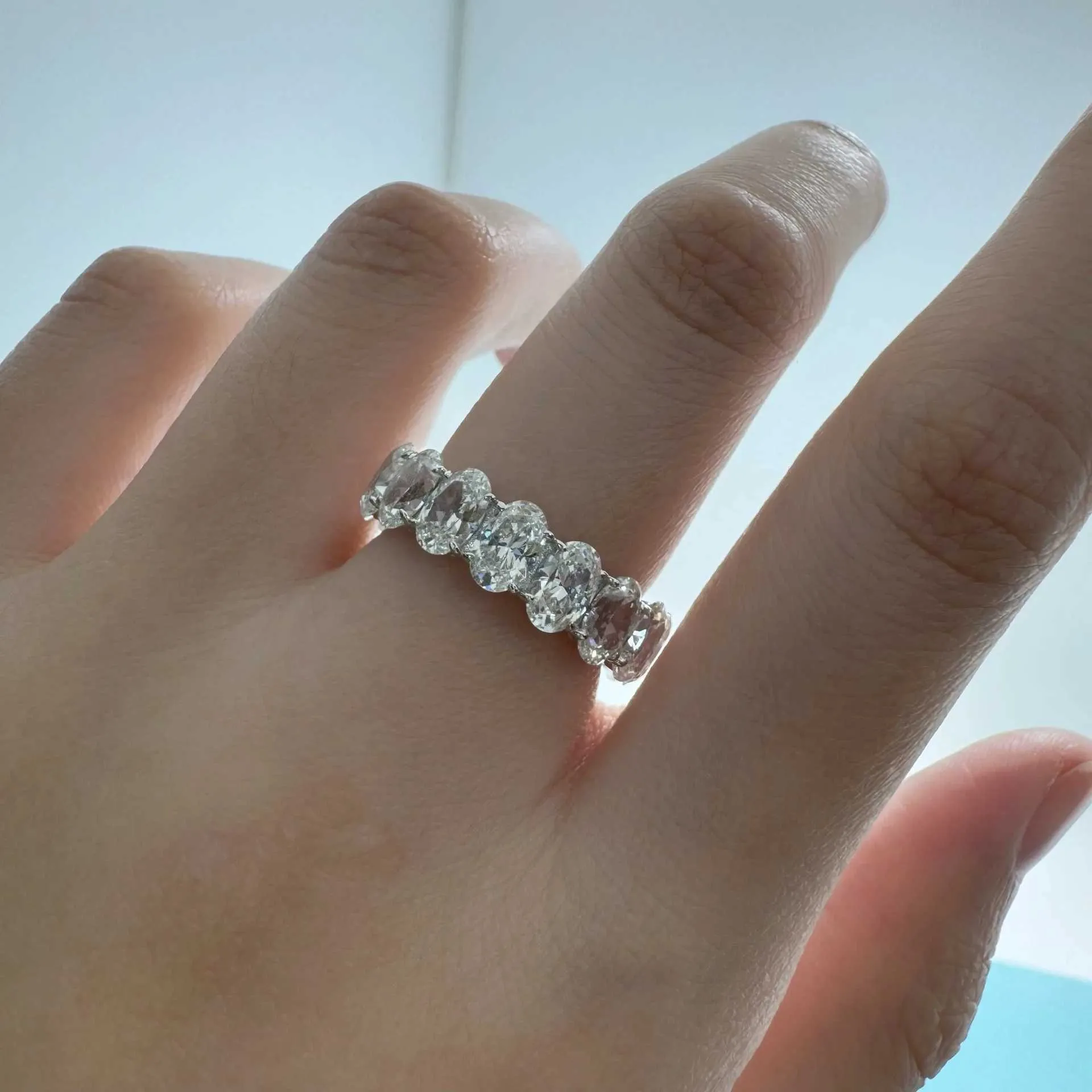 PT950 Platin Taubeneierreihe Stapelbarer eiförmiger Ring für Damen Hochkohlenstoffdiamant_voghion.com