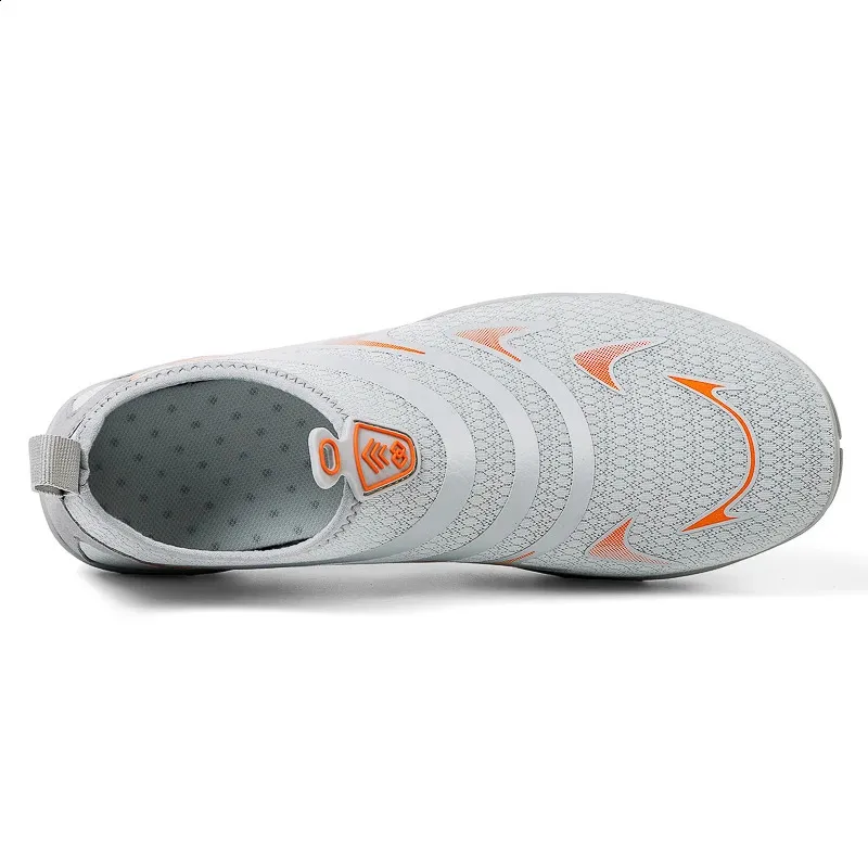 Scarpe da spiaggia estive unisex per uomo e donna, modello barefoot, per adulti, con fori, ideali per il mare e l'acqua. Disponibili anche in taglie forti come la 47 e la 48. Codice articolo: 250206._voghion.com