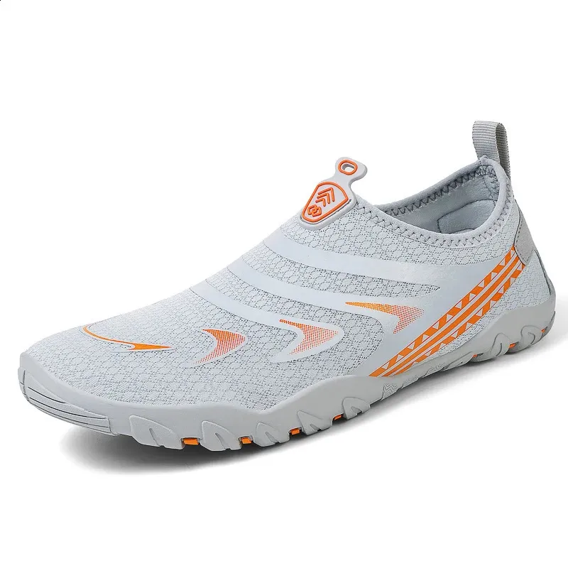 Scarpe da spiaggia estive unisex per uomo e donna, modello barefoot, per adulti, con fori, ideali per il mare e l'acqua. Disponibili anche in taglie forti come la 47 e la 48. Codice articolo: 250206._voghion.com