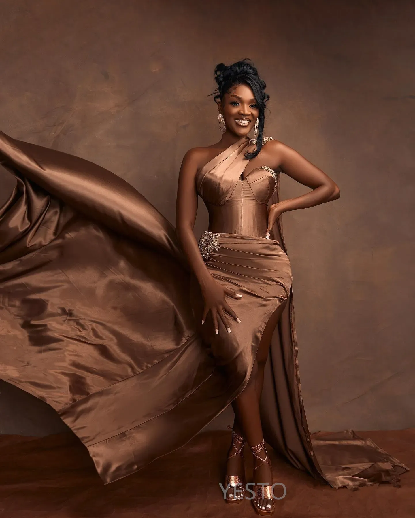 Brown Plus Size One-Shoulder Prom Dress with Beaded Rhinestones and Side  Split for Black Women from Dhgate Prom Dresses - price 180.91