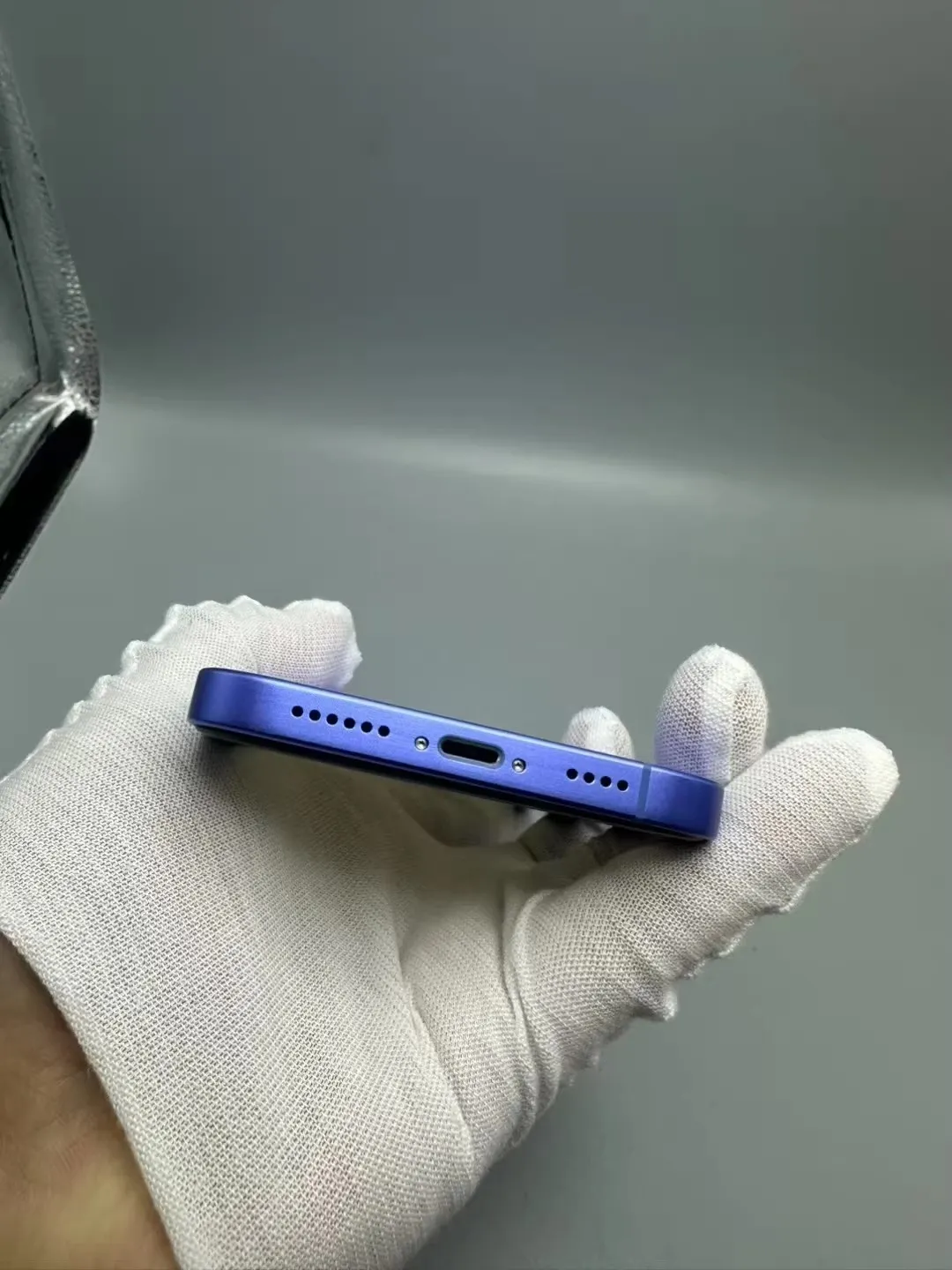 Used IPhone Xr Converted To IPhone 16 Style: Unlocked, 3G RAM, 64