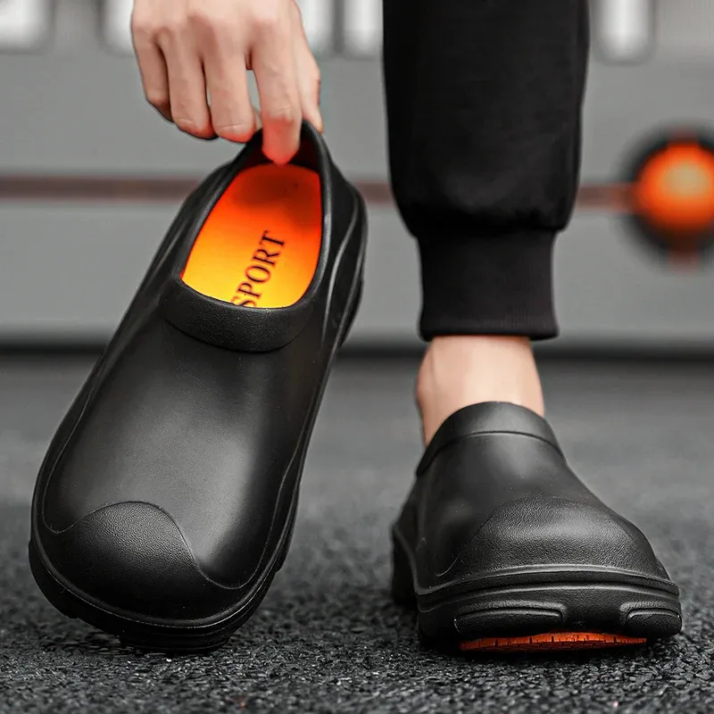 Ensemble de chaussures de cuisine spéciales pour hommes, imperméables et résistantes à l'huile, à enfiler, pour chefs, adaptées à la pluie, référence 250213_voghion.com