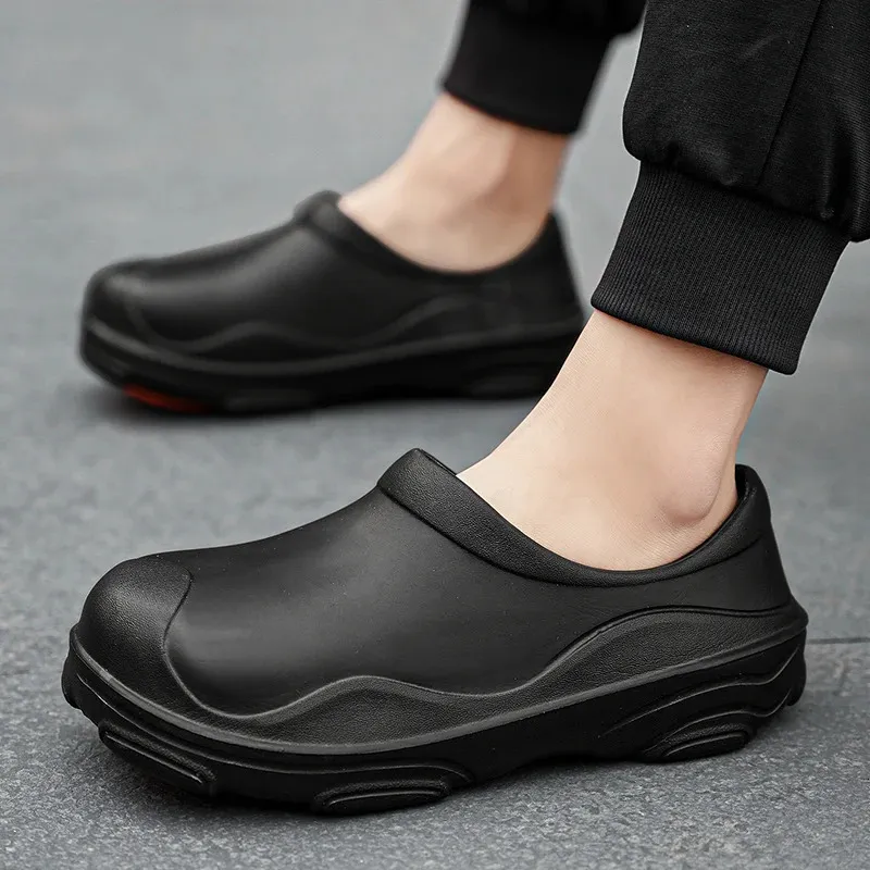 Ensemble de chaussures de cuisine spéciales pour hommes, imperméables et résistantes à l'huile, à enfiler, pour chefs, adaptées à la pluie, référence 250213_voghion.com