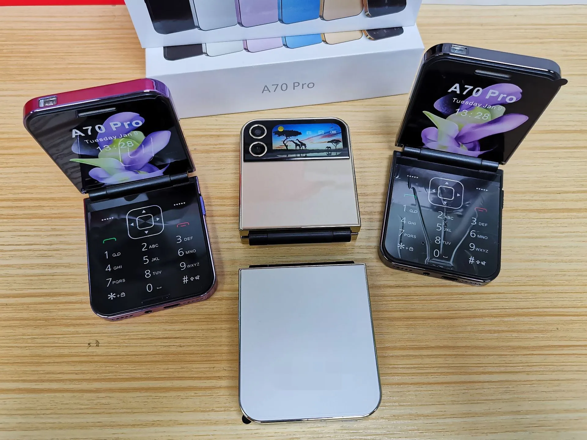 DHgate.com:Cellphone Flip: Unlocked Dual SIM GSM Foldable