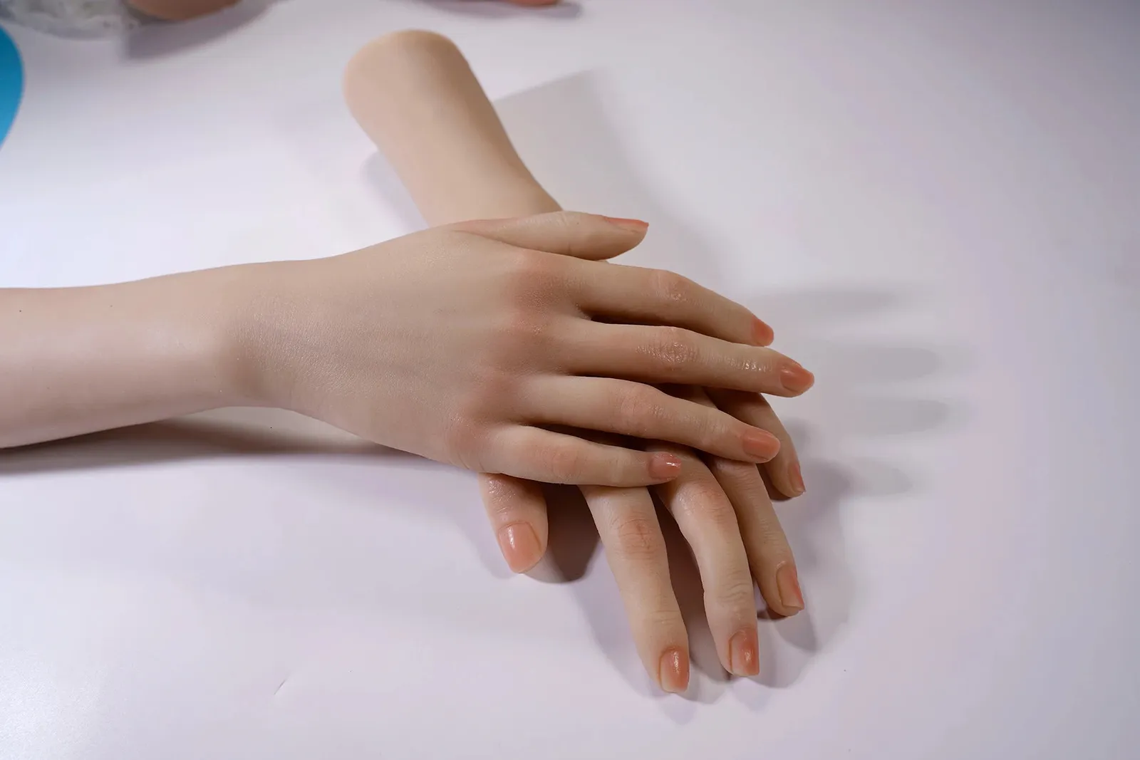 Realistic American Female Supermodel Silicone hand model hands for ...