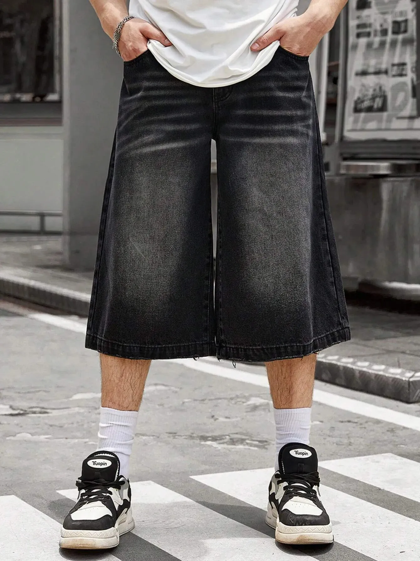 ReddaChic Men Baggy Low Waist Cropped Black Denim Shorts Casual