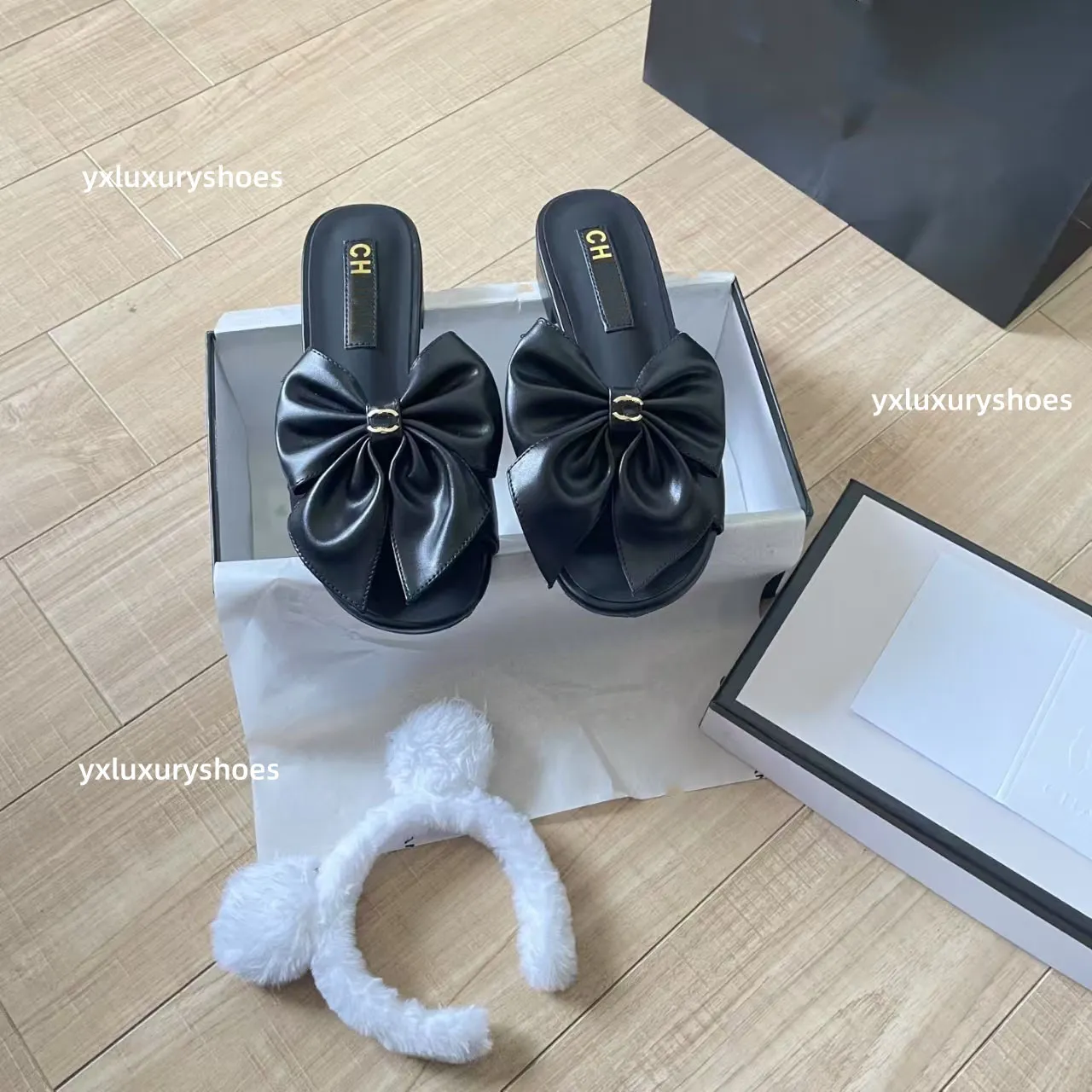 2025SS Women's flat beach slippers with CC print, genuine leather upper ...