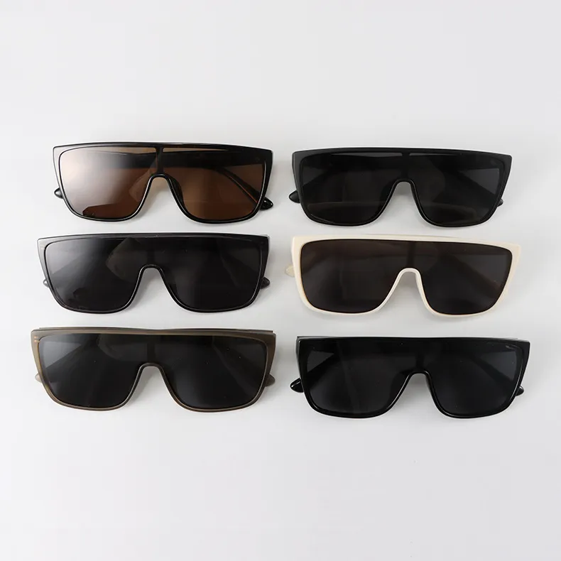 Designer sunglasses classic luxury gold letter temples fashion sunglasses outdoor beach leisure travel driving high quality sunglasses with Case