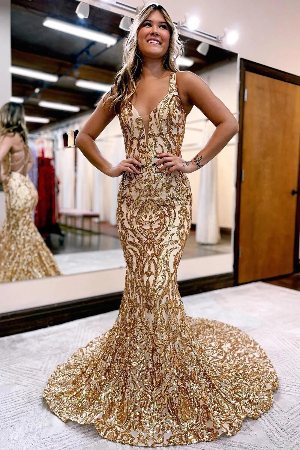 Gold Sequin Evening Dress Floor-Length Trumpet Silhouette with Criss Cross Straps Backless Design from Dhgate Prom Dresses - price 422.6 Gold Sequin Evening Dress Floor-Length Trumpet Silhouette with Criss Cross Straps Backless Design from Dhgate Prom Dresses - price 422.6