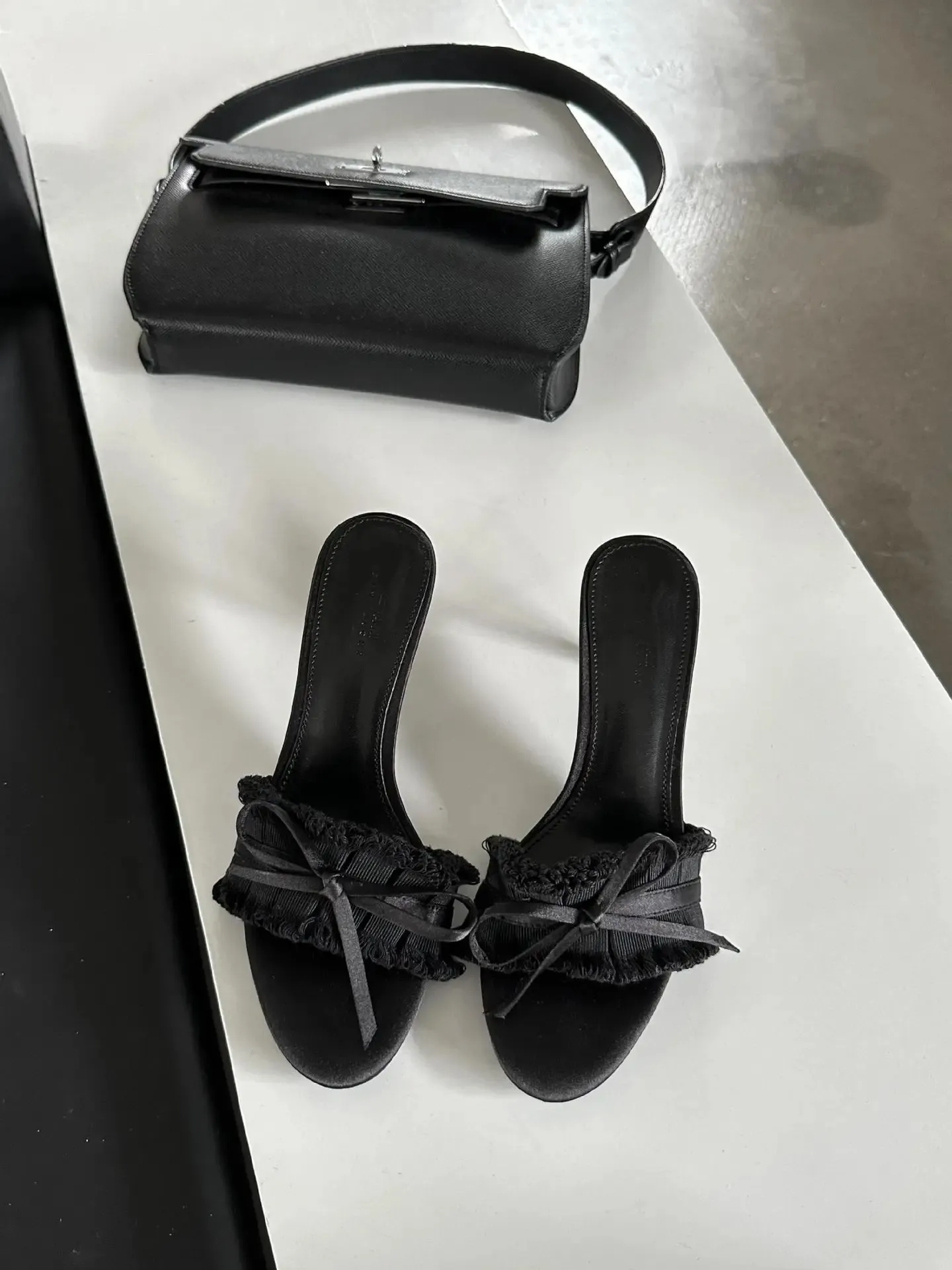 Butterfly Knot Shoes Slippers Women Summer Slides Pantofle Low Thin Heels Rubber Flip Flops Heeled Mules Hawaiian High_voghion.com