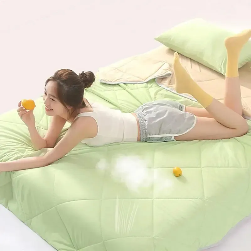Cooling Blanket For Bed Silky Air Condition Comforter 3 Layers Lightweight Cooled Summer Quilt 250224_voghion.com