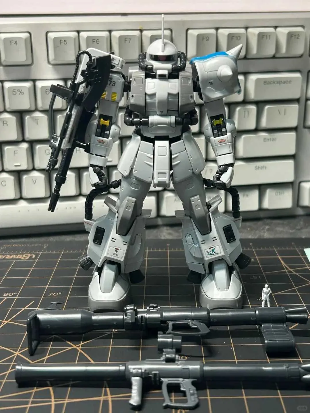 Hg 1/144 Mc 06c 6 R6 Zaku II Foundation Co. Ltd. Ver. Color