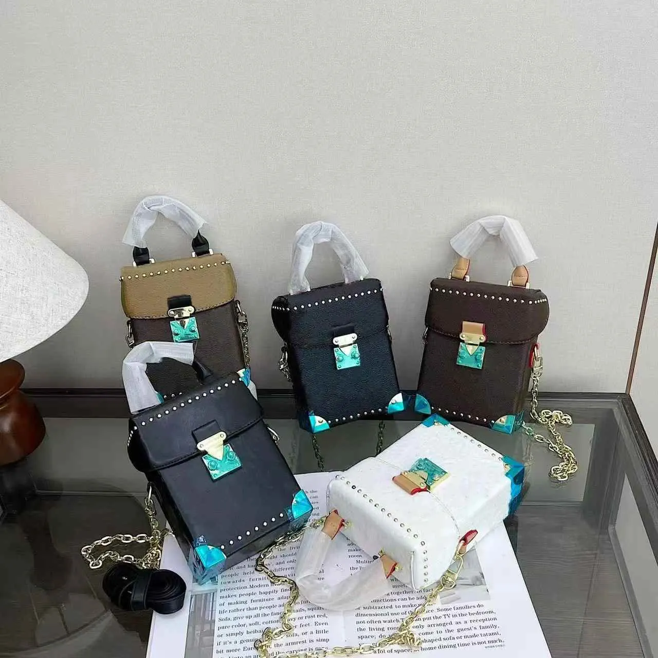 Save Big on Bulk Designer Phone Pouch Bag Designer Bag Woman Wallet Phone  Bag Fashion Leather Shoulder Change Purse Gold Chains Hand Bag Casual