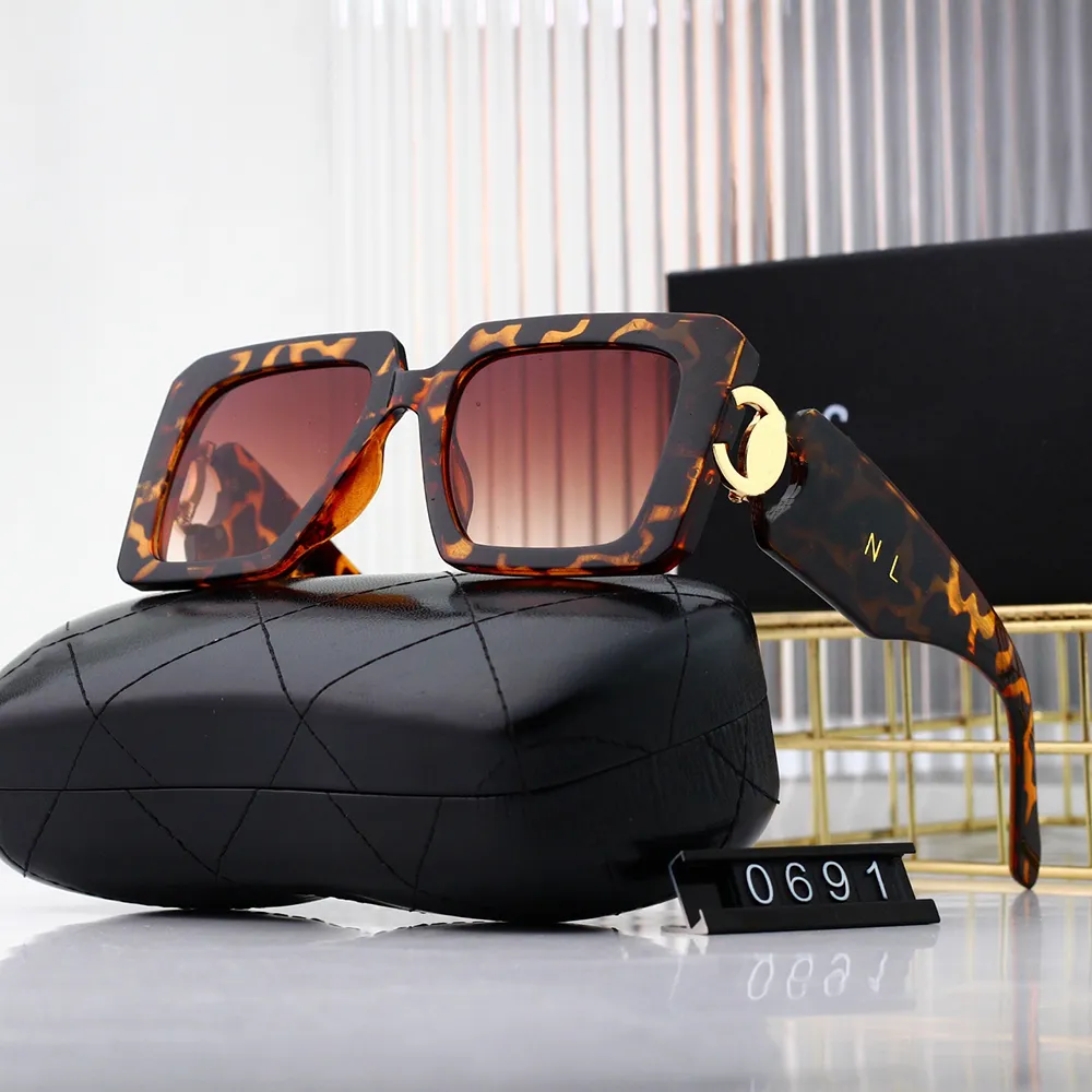 Polarized UV400 Sunglasses for Women and Men with Alloy  display picture 3