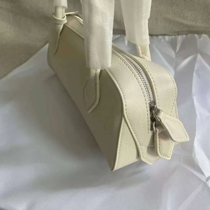 Women's Large Capacity Shoulder Bag Crossbody Handbag_voghion.com