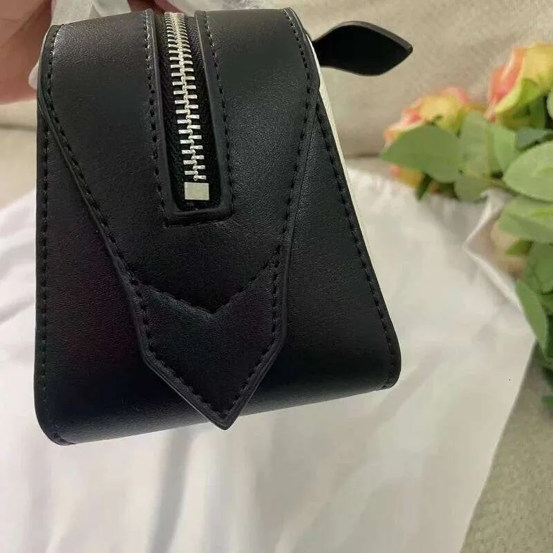 Women's Large Capacity Shoulder Bag Crossbody Handbag_voghion.com