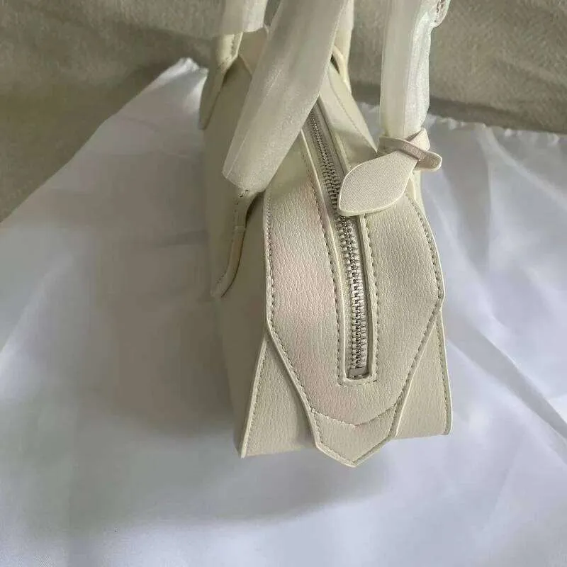 Women's Large Capacity Shoulder Bag Crossbody Handbag_voghion.com