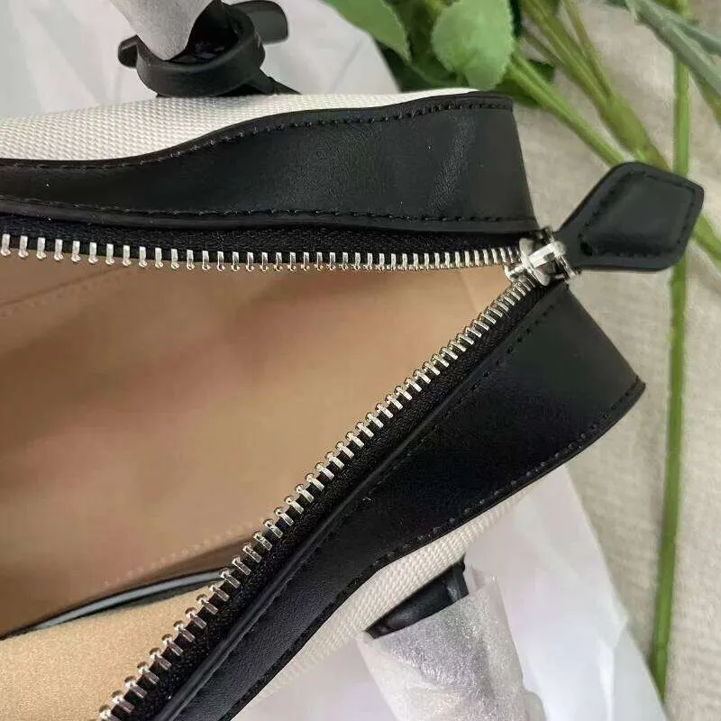 Women's Large Capacity Shoulder Bag Crossbody Handbag_voghion.com