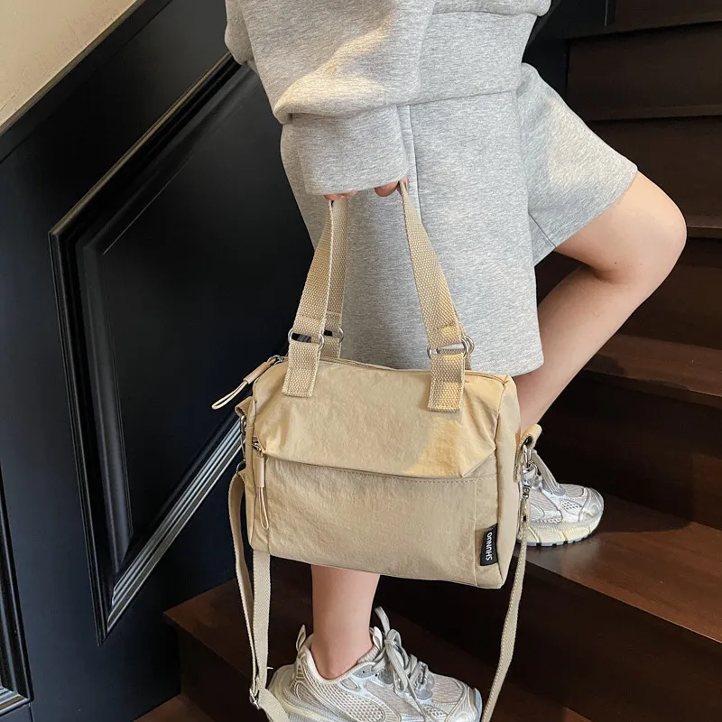 designer Fashion Versatile Handbag 2025 New Casual Travel Shoulder Crossbody Bag Lightweight Nylon Cloth Handbag for Wo