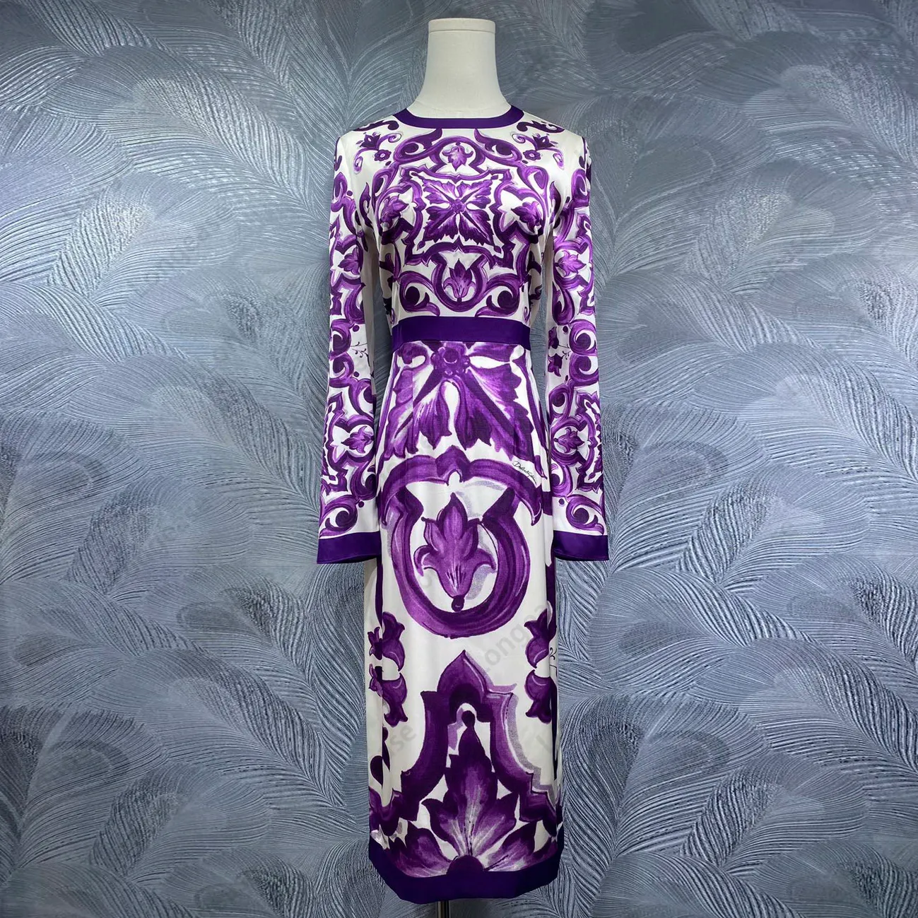 Designer Silk Dress For Women Purple Floral Printed Tight Fit Midi Dress  With Crew Neck & Long Sleeves Womens Birthday Dress 040 From Fangcloudy1,  $155.16 In Bulk | DHgate.Com