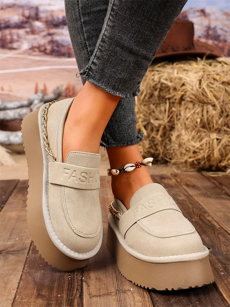 hot Free Shipping Designer Casual Shoes For Woman Autumn New Vintage Flat Bottom Versatile Classic Shoes Black White_voghion.com