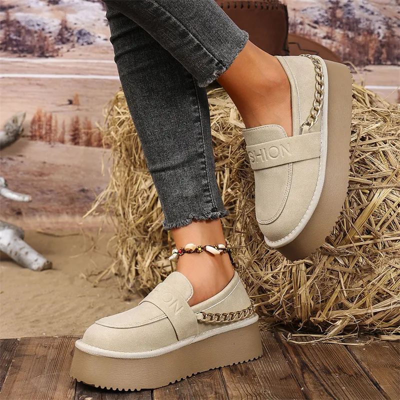 hot Free Shipping Designer Casual Shoes For Woman Autumn New Vintage Flat Bottom Versatile Classic Shoes Black White_voghion.com