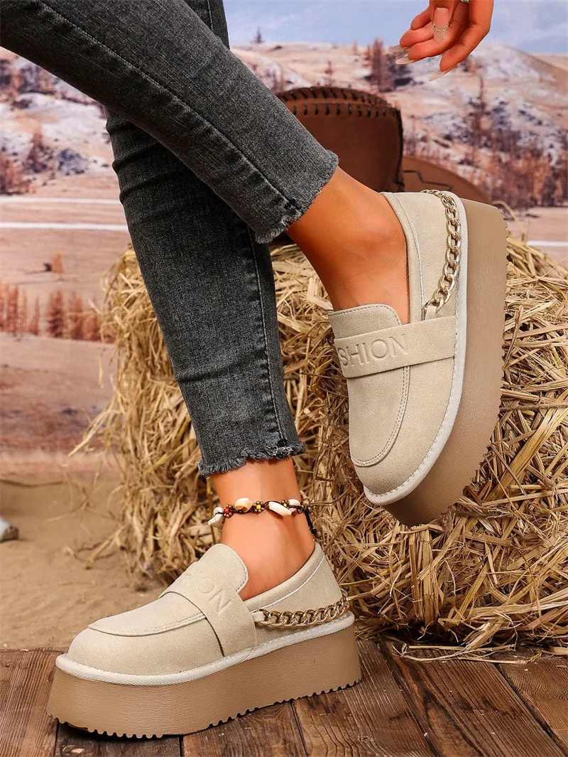 hot Free Shipping Designer Casual Shoes For Woman Autumn New Vintage Flat Bottom Versatile Classic Shoes Black White_voghion.com