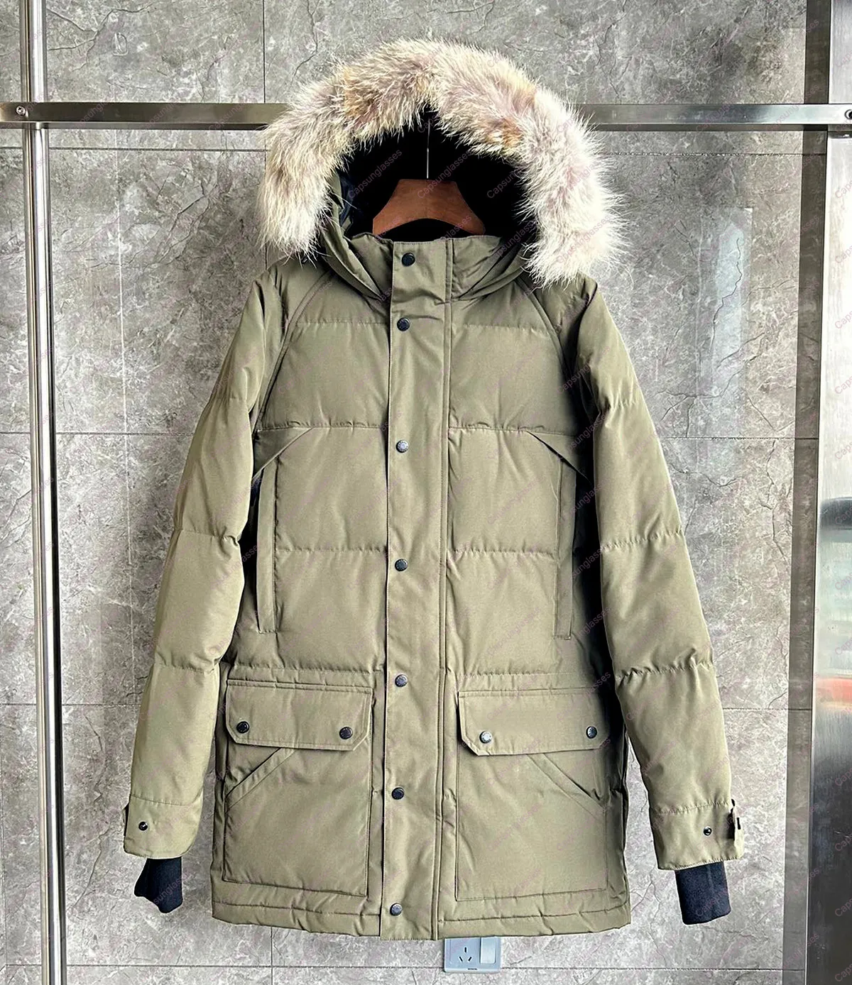 Save Big on Bulk Mens Designer Parka Coats Men's Winter Puffer Jacket With  Fur Hood Stylish Outdoor Parka For Cold Weather Best Deals on DHgate