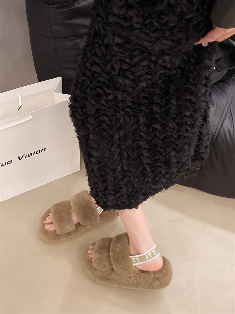 Pantoufles de créateur pour femme, chaudes et confortables, idéales pour l'hiver, à l'intérieur comme à l'extérieur. Sandales classiques et décontractées en peluche. Livraison gratuite._voghion.com