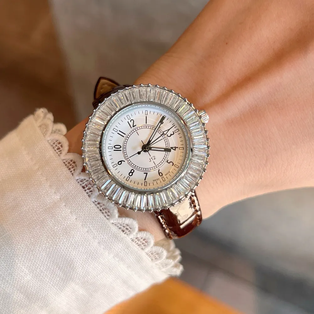 Women\'s Quartz Bracelet Watch with Crystal Accents, Waterproof, 29.5mm Amazon.com: SURVAN WatchDesigner Watches for Women Japanese  main image 3