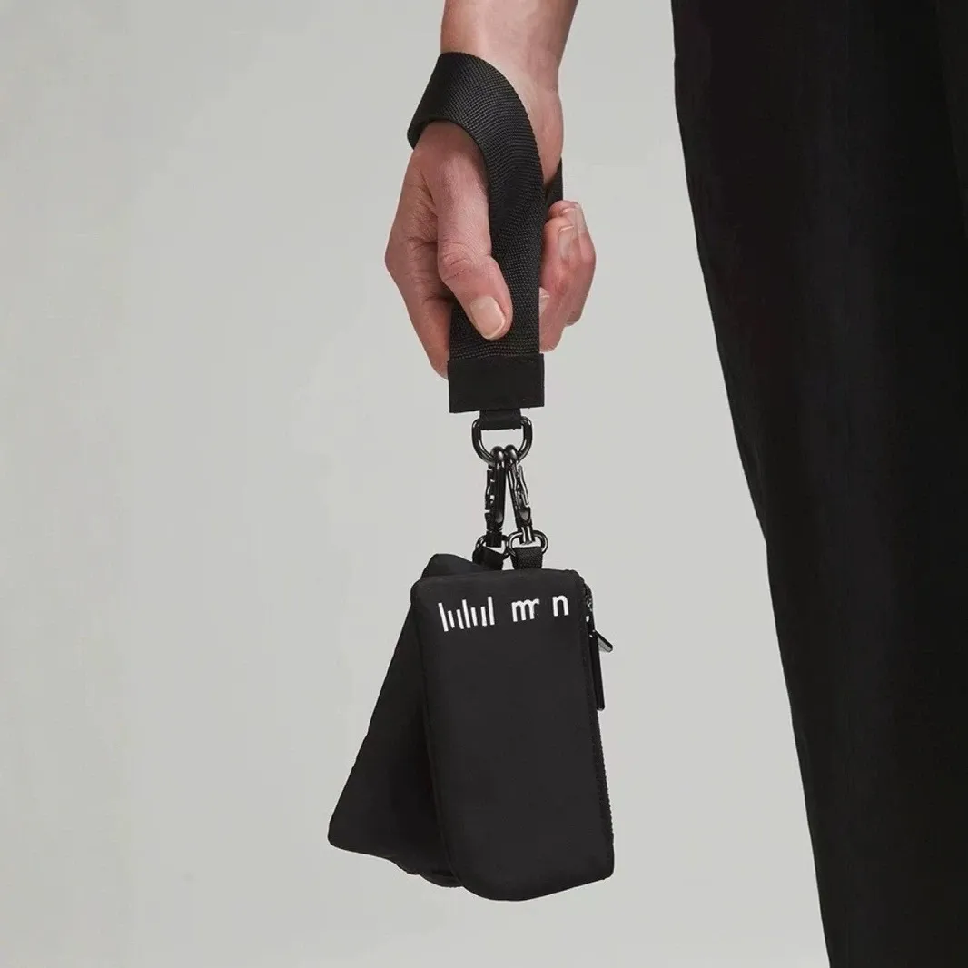 希少　toga mini wallet TOGA TOO(トーガ トゥ)のLeather wallet small通販 | 集英社